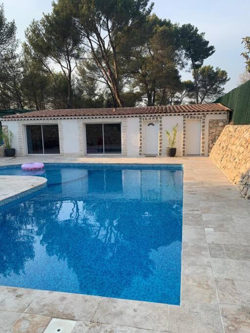 Jolie Maison Avec Vue Sur Piscine Bouc-Bel-Air Exterior foto