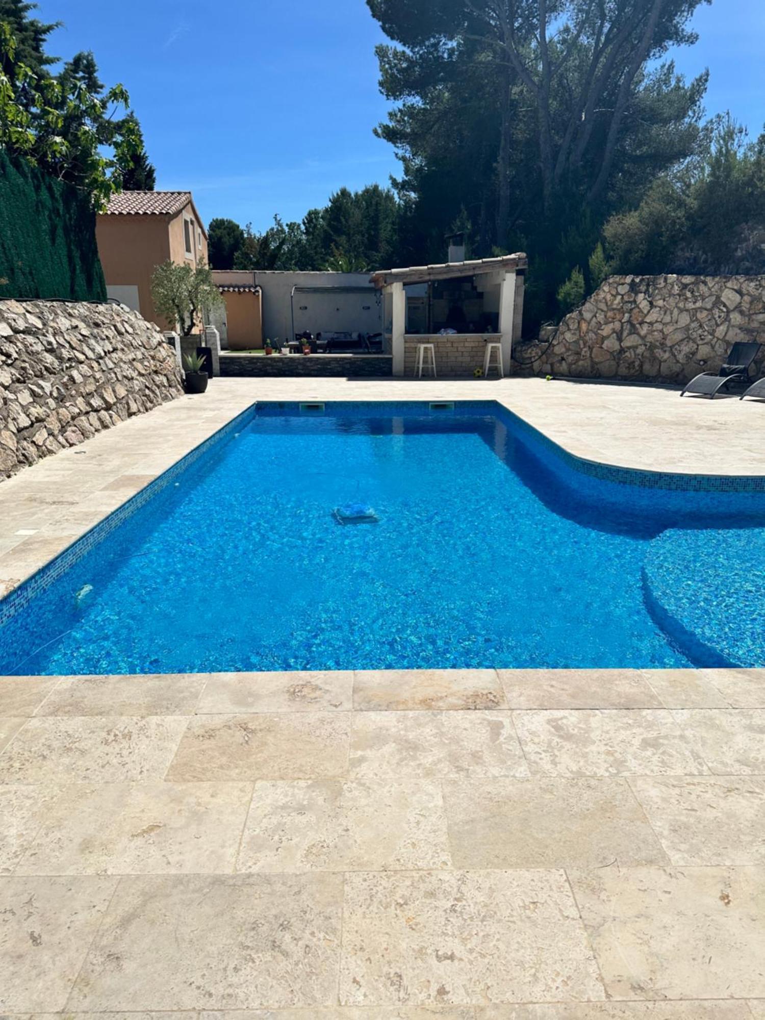 Jolie Maison Avec Vue Sur Piscine Bouc-Bel-Air Exterior foto